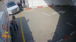  شاهد: لحظة الاعتداء على حراس الأمن في مستشفى فولفسون 